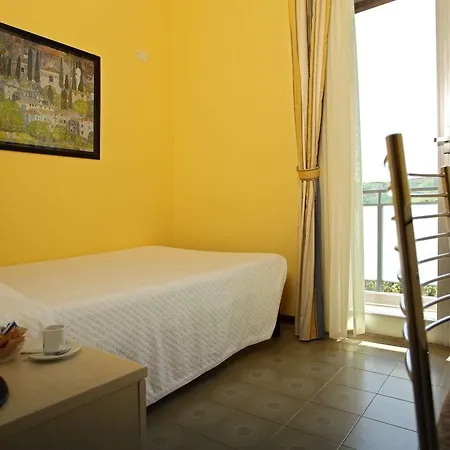 Ariston Отель 3*