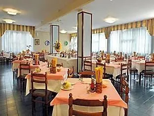 Отель Ariston 3*