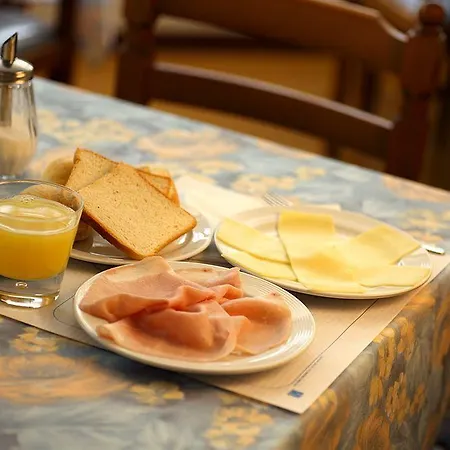 Ariston Hotel 3*