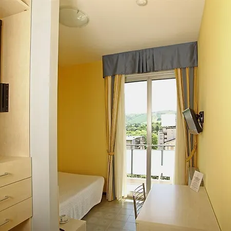 Ariston Отель 3*