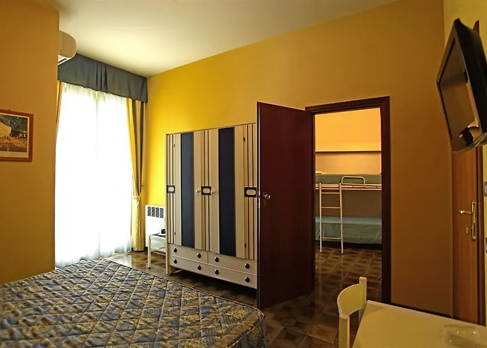فندق Ariston 3*